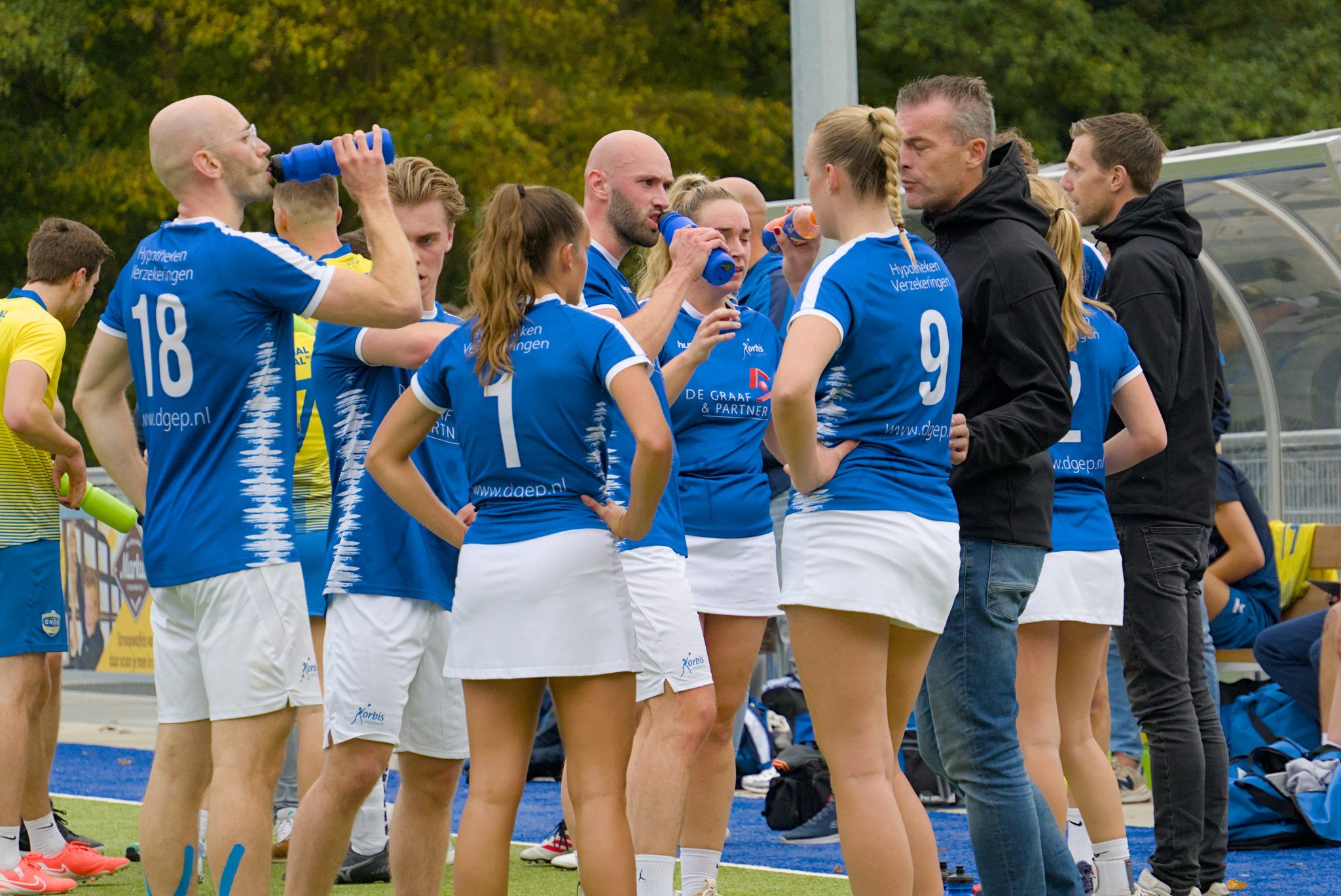 Korbis dendert over Maassluis heen